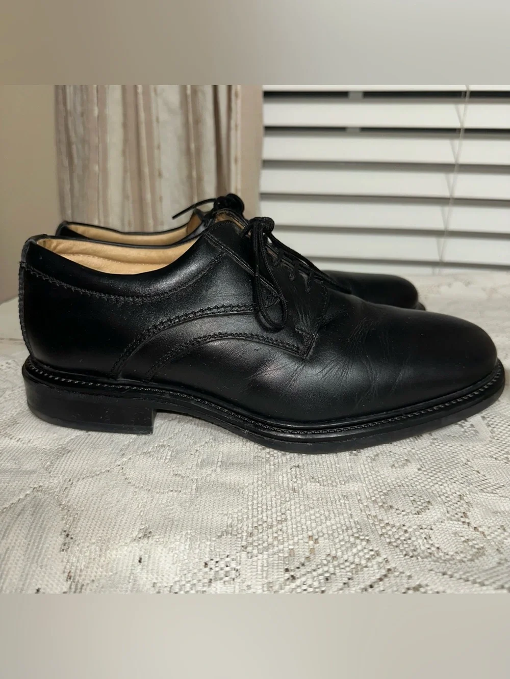 Mens Stafford black dress shoes lace up size 9